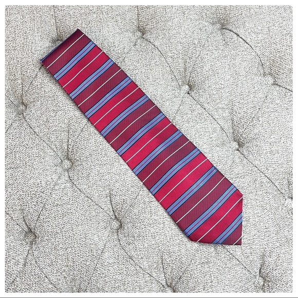 😎Very Handsome Horizontal Stripes Jos A Bank Silk Tie😎 - Picture 2 of 9